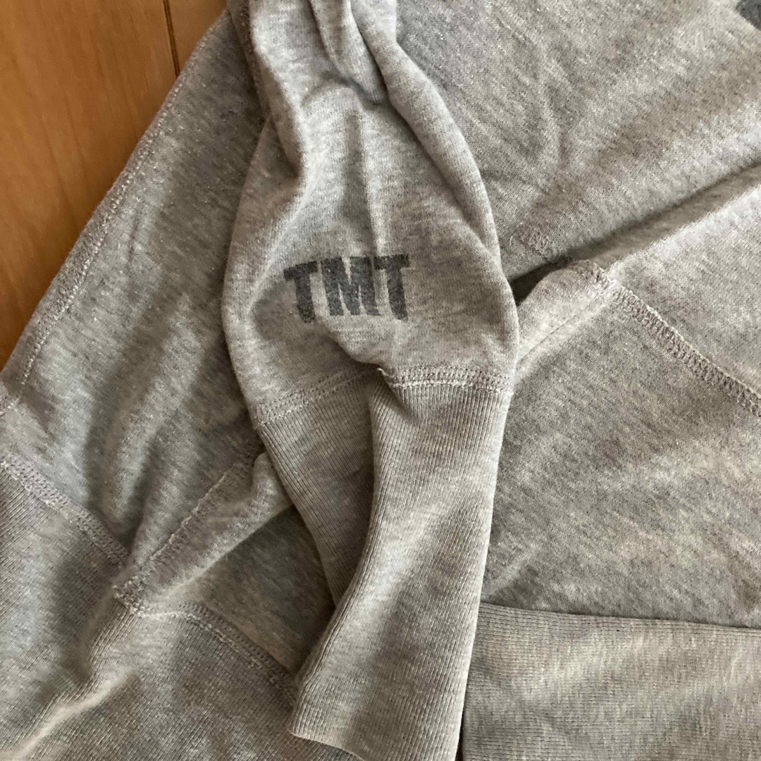 TMT(ティーエムティー)の☆TMT グレー薄手パーカーMAKAHA サイズM 2着セットでお得に！ メンズのトップス(パーカー)の商品写真