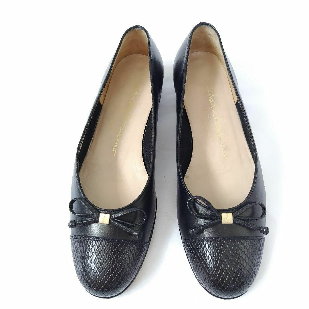 美品❤箱付き☆フェラガモ【Ferragamo】ロゴ リボン ローヒールパンプス