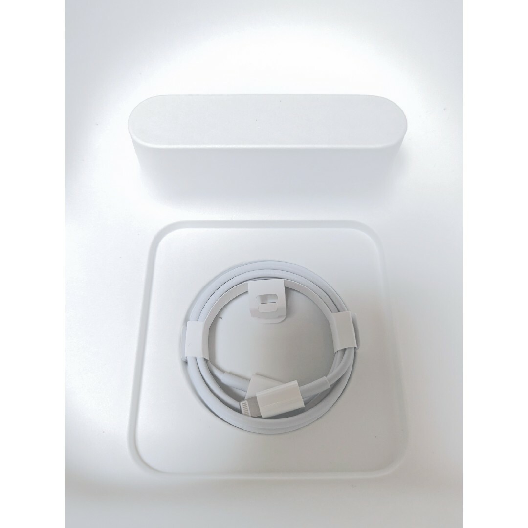 Apple(アップル)の【おまけ3点付き】AirPods Max スペースグレイ 未使用品 メーカー保証 スマホ/家電/カメラのオーディオ機器(ヘッドフォン/イヤフォン)の商品写真