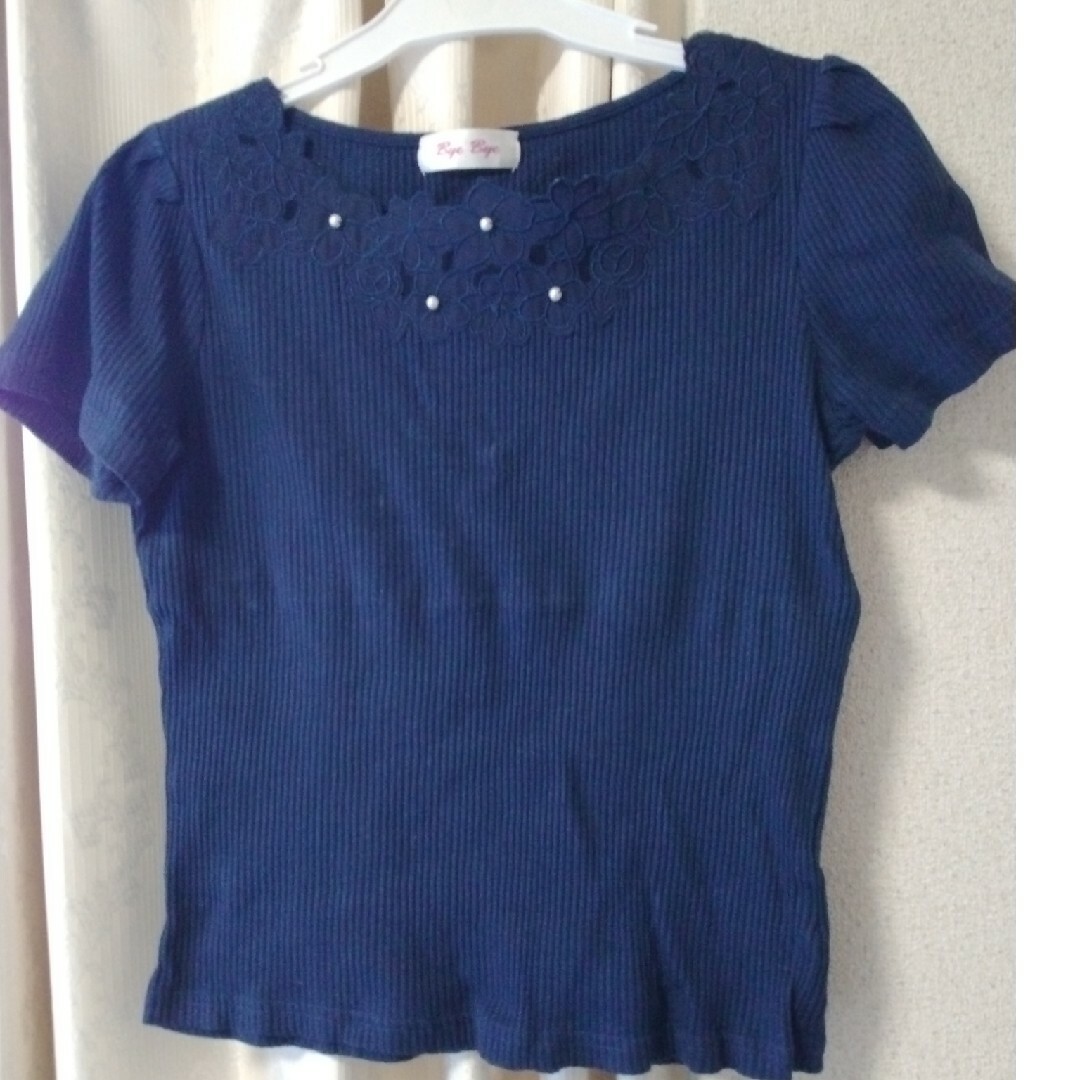 ByeBye(バイバイ)のByeBye花柄刺繍半袖カットソーS～M紺色 レディースのトップス(カットソー(半袖/袖なし))の商品写真