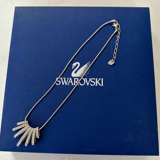 スワロフスキー(SWAROVSKI)の【超美品】SWAROVSKI 7連 ペンダントトップ シルバーネックレス(ネックレス)