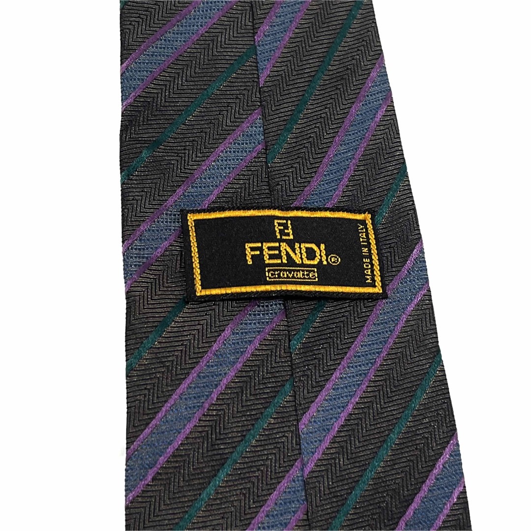 FENDI(フェンディ)の美品✨ フェンディ  ネクタイ  ストライプ  高級シルク  お洒落✨ メンズのファッション小物(ネクタイ)の商品写真