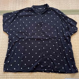 ユニクロ(UNIQLO)のユニクロ🌸ブラウス　トップス　半袖(シャツ/ブラウス(半袖/袖なし))