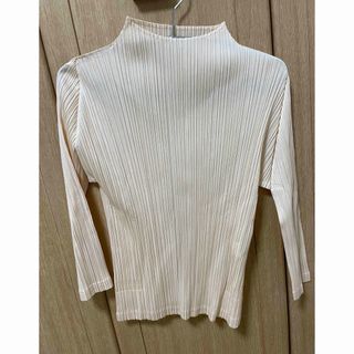 PLEATS PLEASE ISSEY MIYAKE - プリーツプリーズ トップスの通販 by ち ...