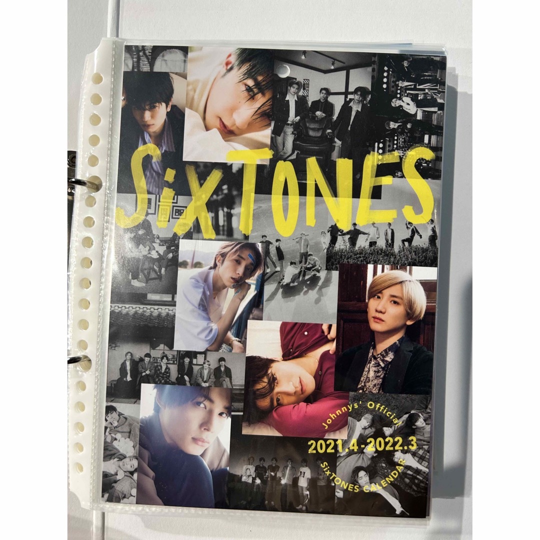 SixTONES 2021.3-2022.4 カレンダー エンタメ/ホビーのタレントグッズ(アイドルグッズ)の商品写真