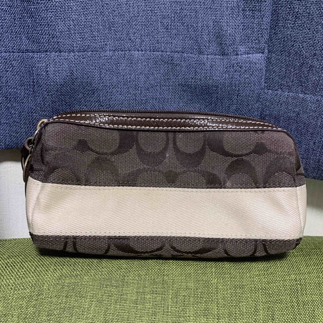 COACH(コーチ)のコーチ　ポーチ レディースのファッション小物(ポーチ)の商品写真