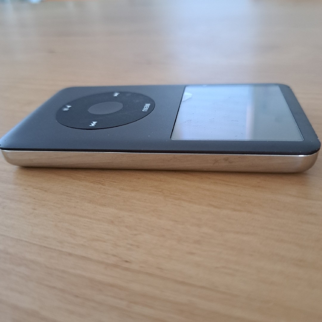 iPod(アイポッド)のiPod classic 160GB(第6世代)　Apple スマホ/家電/カメラのオーディオ機器(ポータブルプレーヤー)の商品写真