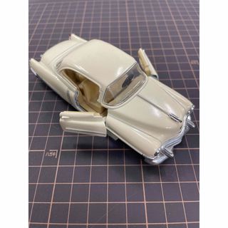 キャデラック(Cadillac)のミニカー　1953 Cadillac Series 62 1/43(ミニカー)