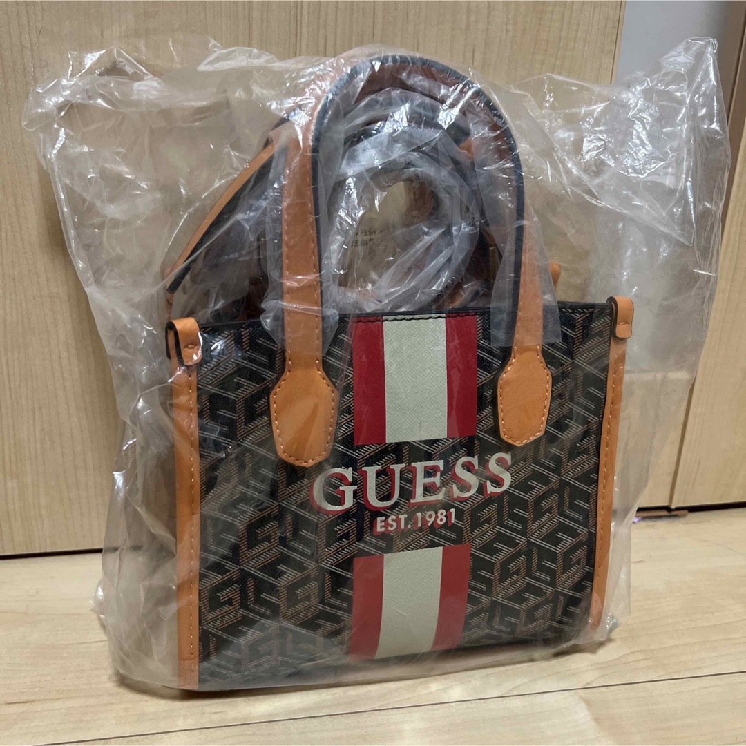 GUESS(ゲス)の【新品未使用品】GUESS ミニバッグ 2way オレンジ レディースのバッグ(ハンドバッグ)の商品写真
