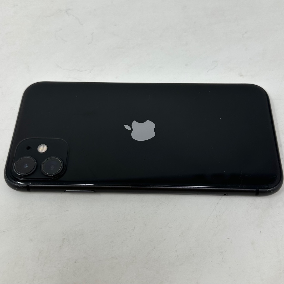 Apple(アップル)のSIMフリー iPhone 11 64GB MHDA3J/A ブラック スマホ/家電/カメラのスマートフォン/携帯電話(スマートフォン本体)の商品写真