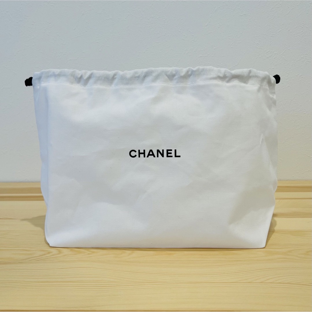 CHANEL(シャネル)の【新品】シャネル オリジナル巾着 ポーチ レディースのファッション小物(ポーチ)の商品写真
