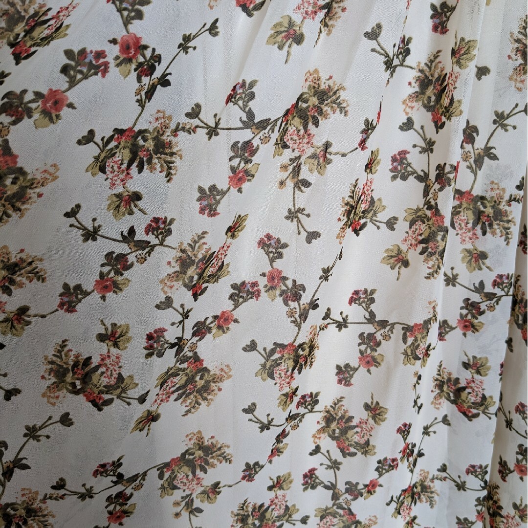 INGNI(イング)のサス付き花柄ロングスカート レディースのスカート(ロングスカート)の商品写真