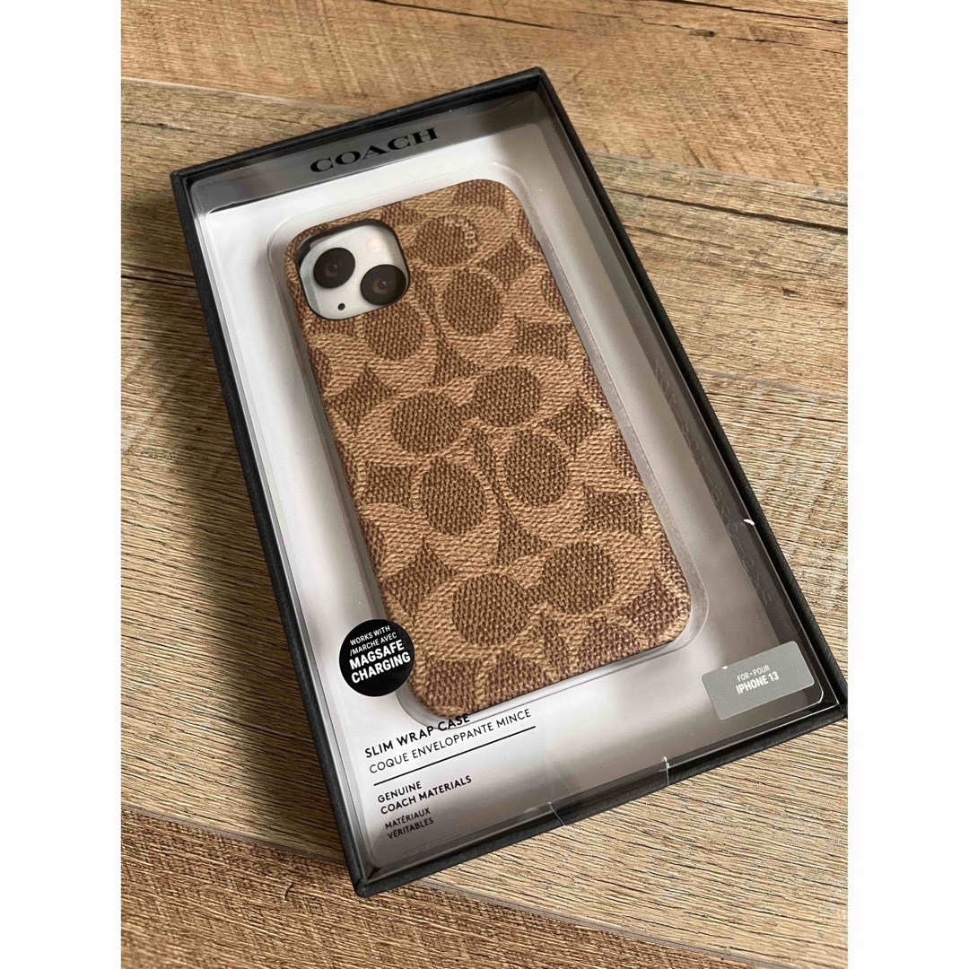 COACH(コーチ)の新品　COACH iPhone13 スマホカバー シグネチャー　コーチ スマホ/家電/カメラのスマホアクセサリー(iPhoneケース)の商品写真