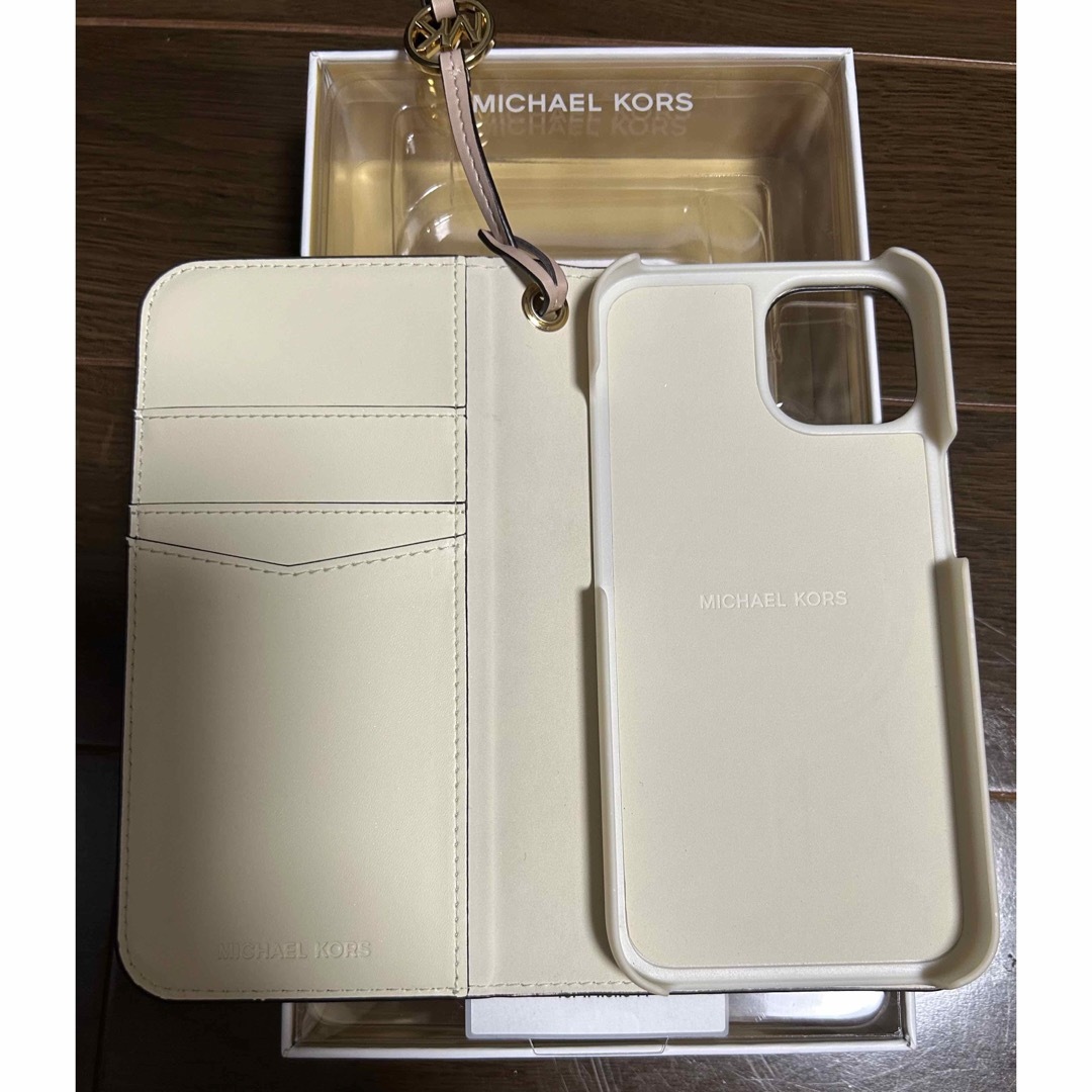 Michael Kors(マイケルコース)の手帳型iPhoneケース14 スマホ/家電/カメラのスマホアクセサリー(iPhoneケース)の商品写真