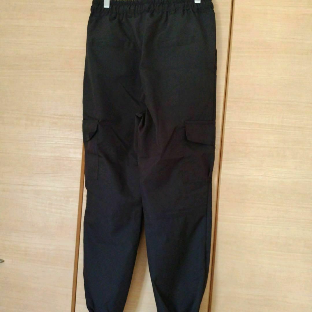 ★新品★美脚　カーゴパンツ　黒　M　ワークパンツ　体型カバー　ゆったり レディースのパンツ(ワークパンツ/カーゴパンツ)の商品写真