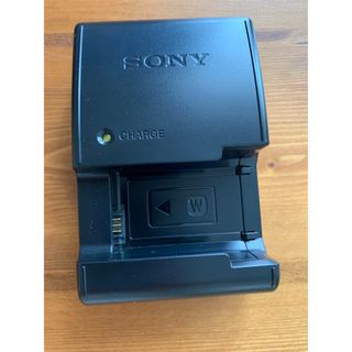 ソニー(SONY)のSONY バッテリーチャージャー　BC-VW1(バッテリー/充電器)