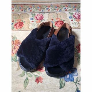 マルニ(Marni)のMARNI マルニ　フラットサンダル　36 ムートン　ファー(サンダル)