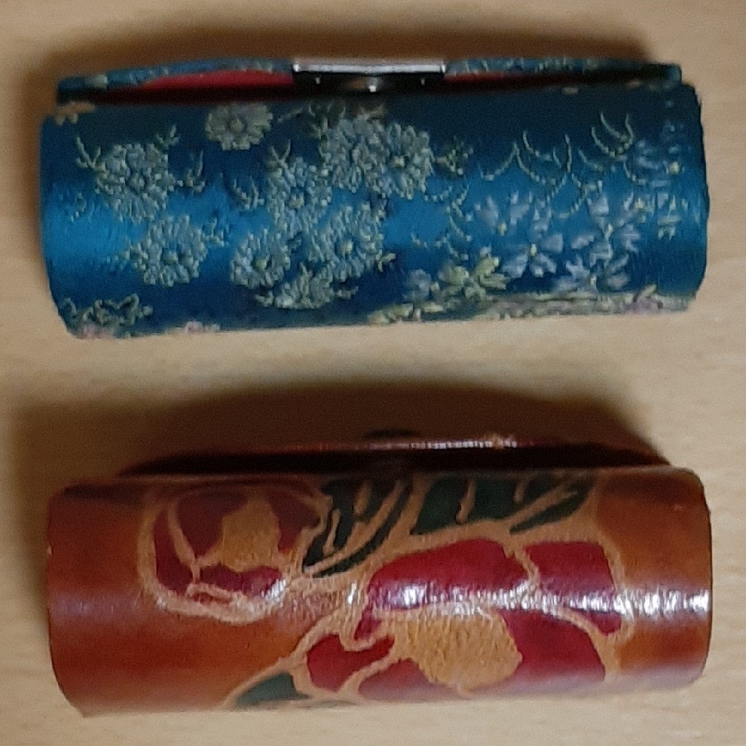 口紅ケース 花柄（グリーン／ブラウン）2個セット コスメ/美容のメイク道具/ケアグッズ(ボトル・ケース・携帯小物)の商品写真