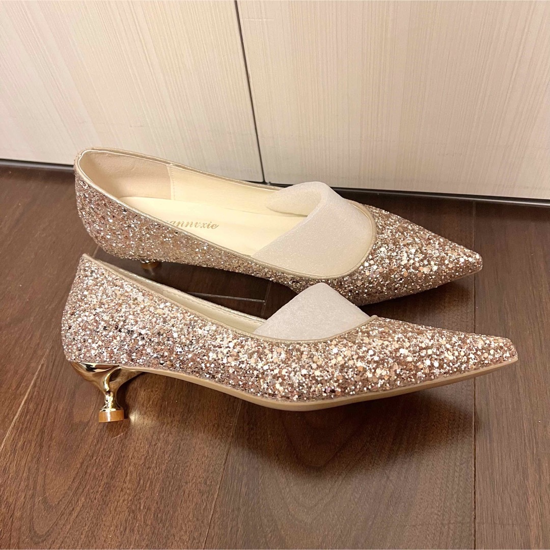 キラキラ ゴールドパンプス ヒール4cm 25cm  レディースの靴/シューズ(ハイヒール/パンプス)の商品写真