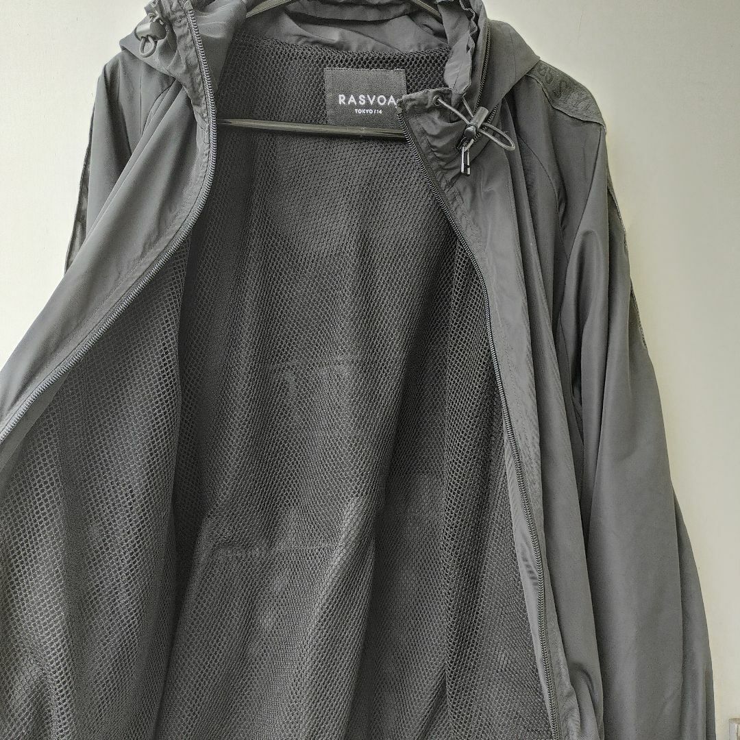 RASVOA(ラスボア)のナイロンパーカー　ナイロンブルゾン 薄手　ジャンパー　メッシュ　黒　フリーサイズ レディースのジャケット/アウター(ナイロンジャケット)の商品写真