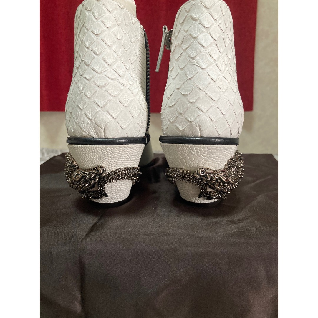 GIUZEPPE ZANOTTI(ジュゼッペザノッティ)の⭐️未使用⭐️ジュゼッペザノッティ⭐️ブーツ⭐️パイソン⭐️クロコダイル装飾⭐️ レディースの靴/シューズ(ブーツ)の商品写真