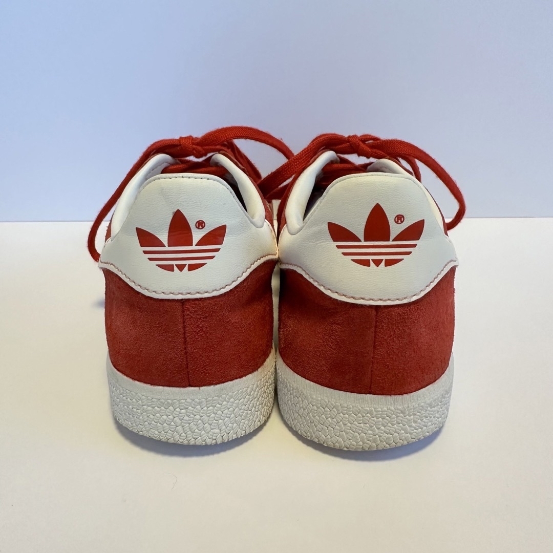 adidas(アディダス)のadidas Gazelle アディダス ガゼル スニーカー レッド レディースの靴/シューズ(スニーカー)の商品写真