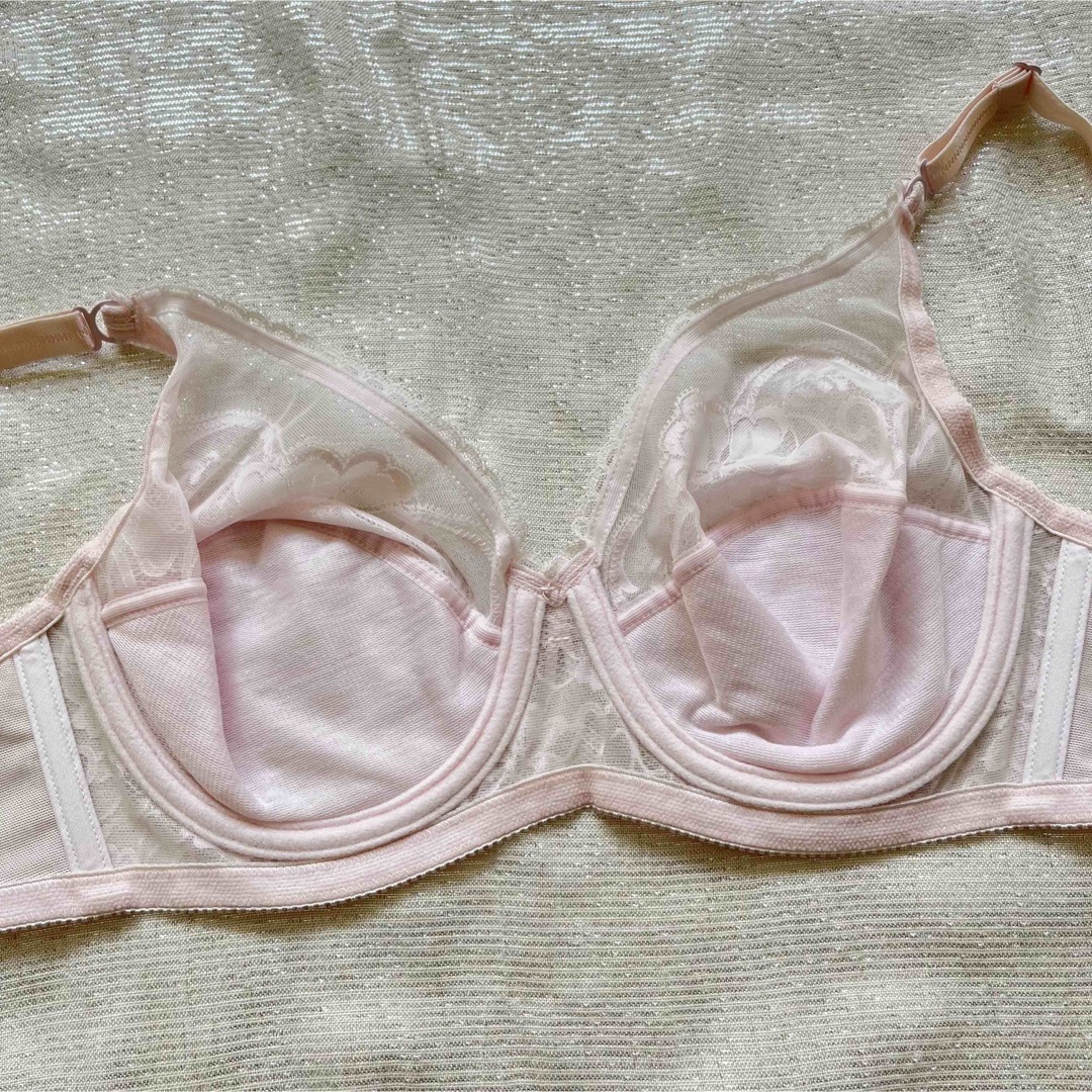 DIANA - DiaSienneダイアジェンヌ ブラジャーF65 ピンク 補正下着 の DIANA - DiaSienneダイアジェンヌ ブラジャーF65 ピンク 補正下着 の