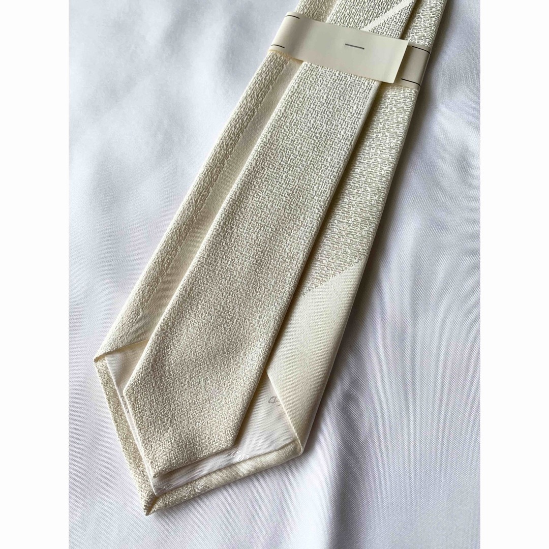 西陣(ニシジン)のフォーマルネクタイ　新品　西陣織　シルク100% 白ネクタイ　結婚式 メンズのファッション小物(ネクタイ)の商品写真