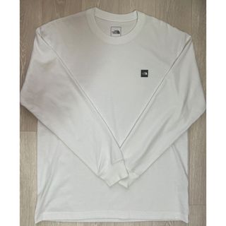 ザノースフェイス(THE NORTH FACE)のノースフェイス　ロングtシャツ　『ロングスリーブスモールボックスロゴティー』(Tシャツ(長袖/七分))