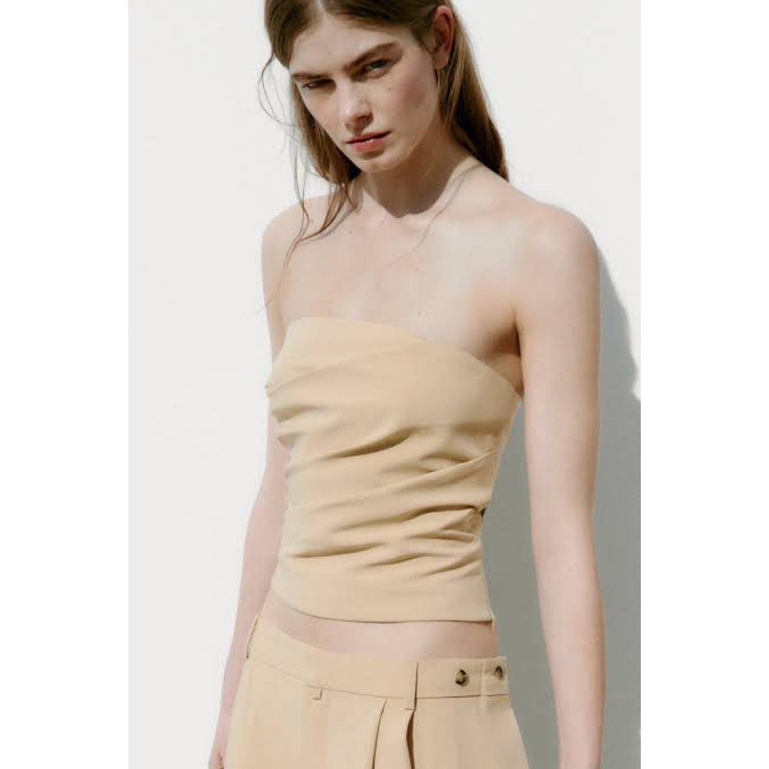 美品　ZARA ストレートカットネックトップス レディースのトップス(ベアトップ/チューブトップ)の商品写真