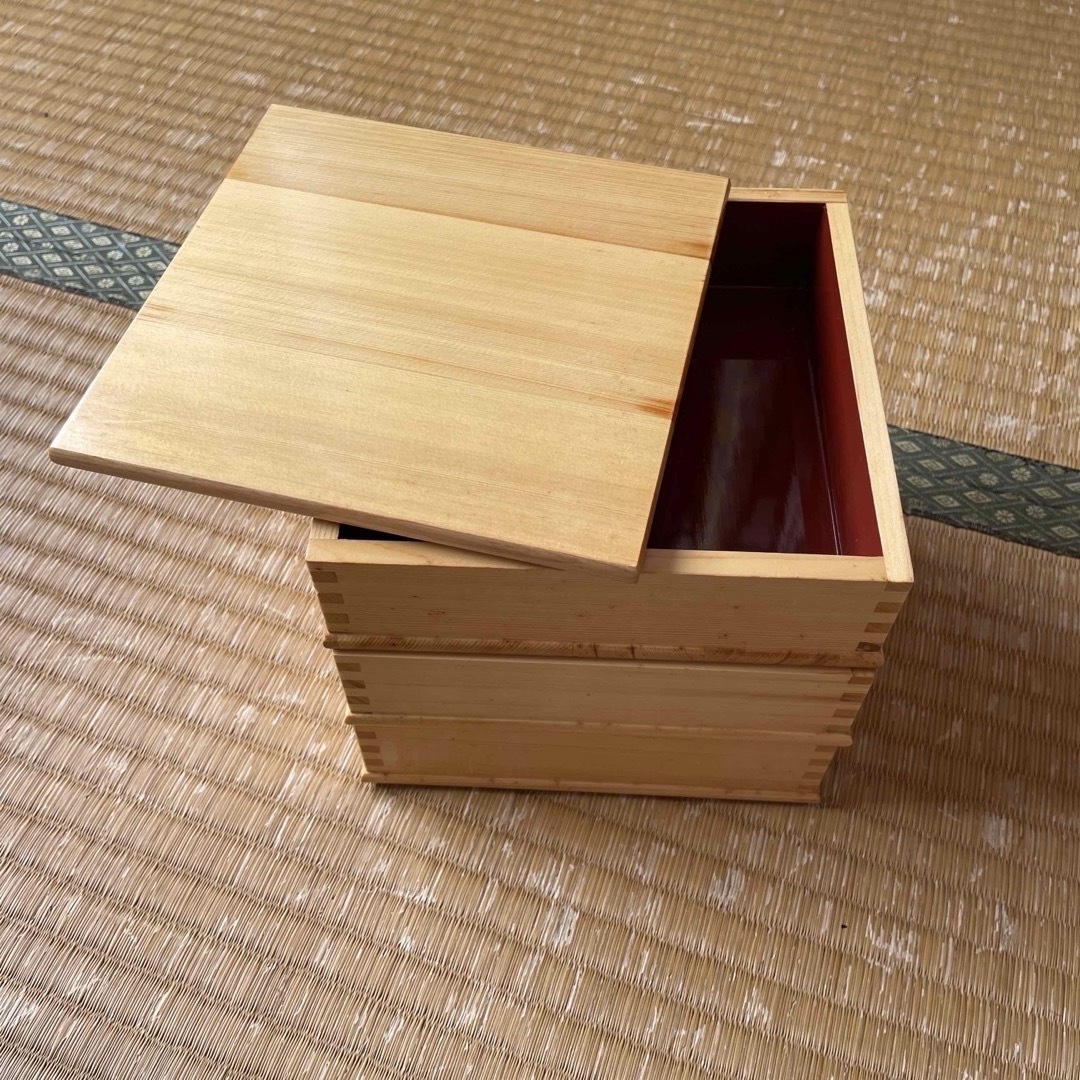 木製　三段重箱(箱付き)