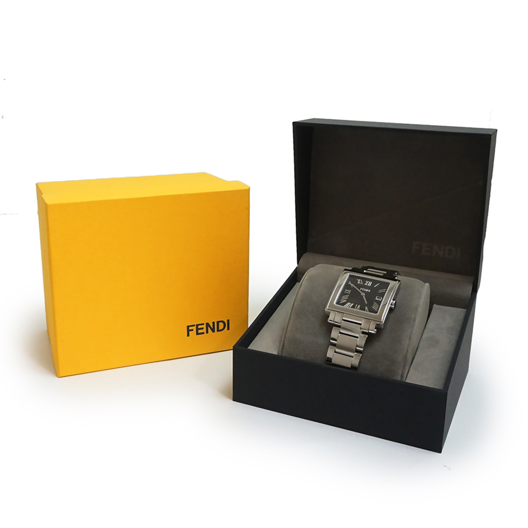 フェンディ FENDI クアドロ メン QUADORO MEN スクエア クオーツ 腕時計 シルバー ブラック 黒 F606011000 箱付（未使用　展示品）