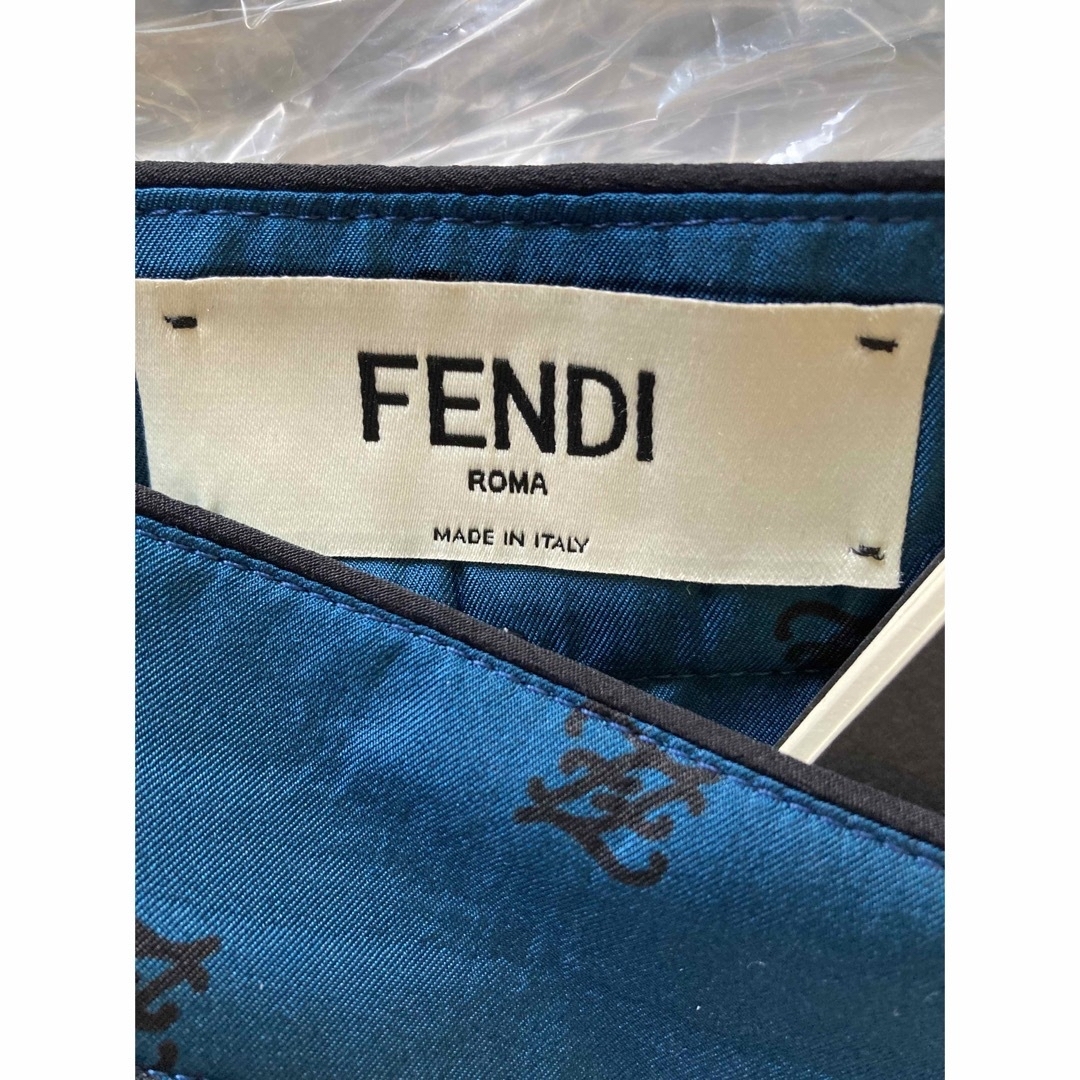 FENDI カーリグラフィ　プリーツスカート