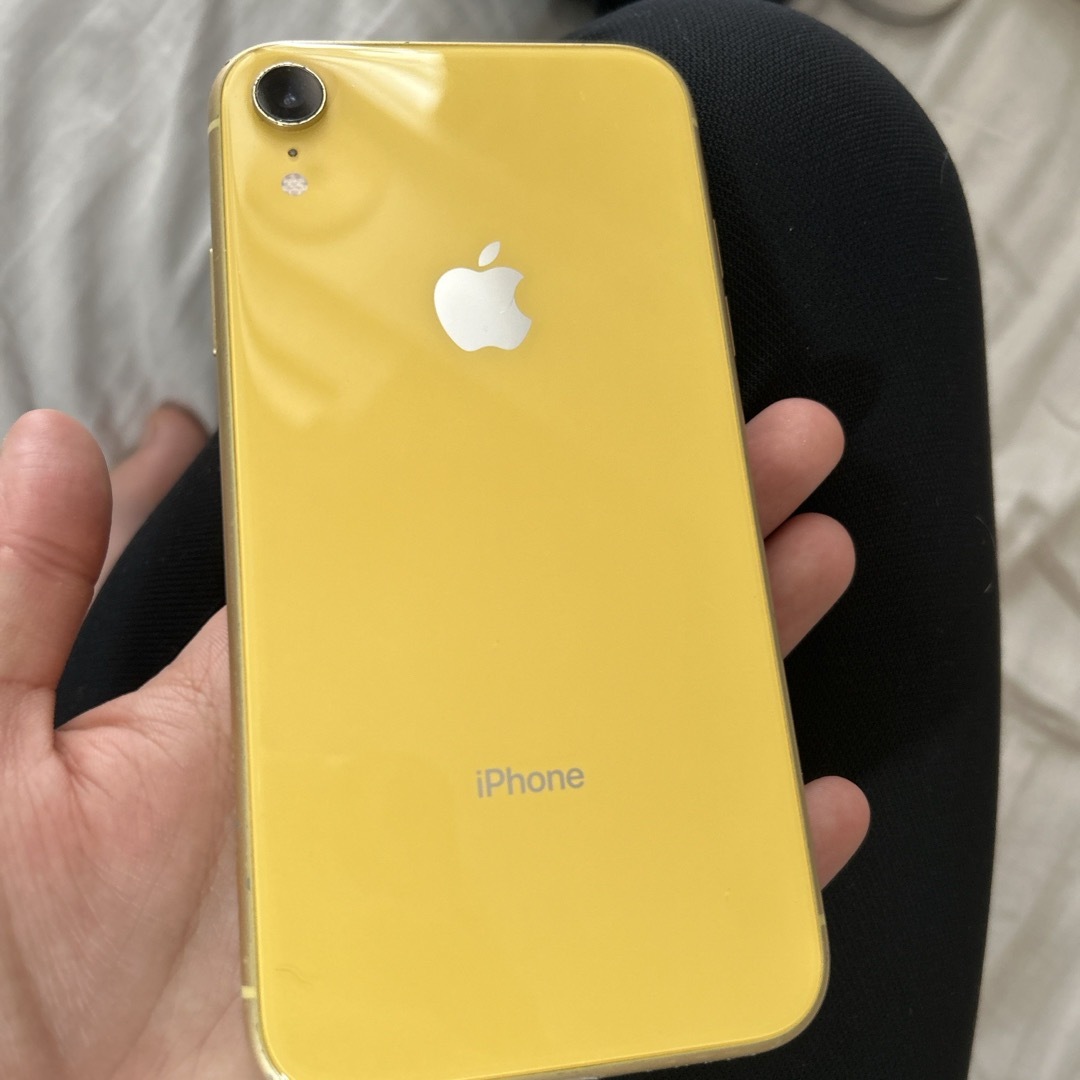 スマートフォン本体iPhone xr yellow 128gb 早い者勝ち