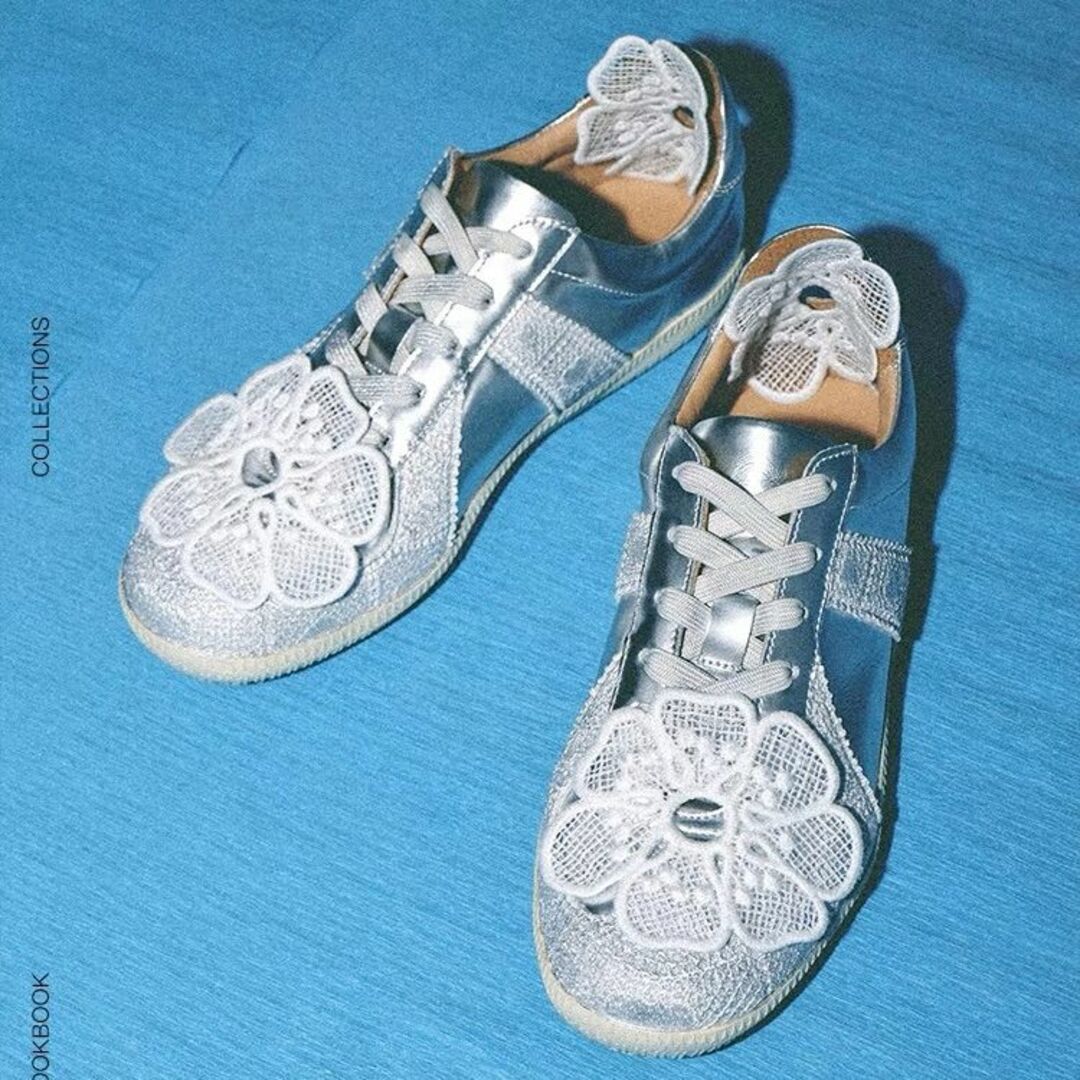 CECILIE BAHNSEN(セシリーバンセン)のCONP Acid Race Low-Top フラワーレース シルバースニーカー レディースの靴/シューズ(スニーカー)の商品写真