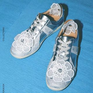 セシリーバンセン(CECILIE BAHNSEN)のCONP Acid Race Low-Top フラワーレース シルバースニーカー(スニーカー)