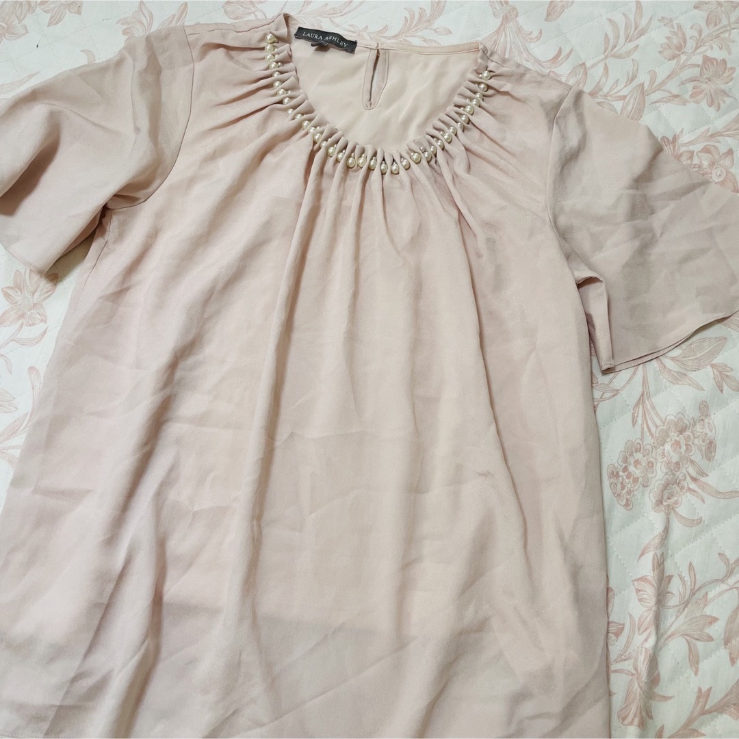 LAURA ASHLEY(ローラアシュレイ)のローラアシュレイ  ピンクシャツ レディースのトップス(カットソー(半袖/袖なし))の商品写真