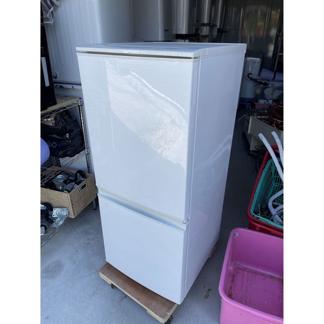 SHARP - 引取歓迎愛知 SHARP 137L 冷蔵庫 SJ-D14C-W 2017年製の通販 by