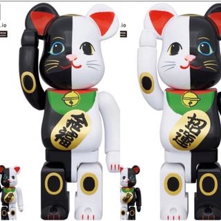 ベアブリック(BE@RBRICK)のBE@RBRICK 招き猫 金運 白 × 招福 黒 2個セット(その他)