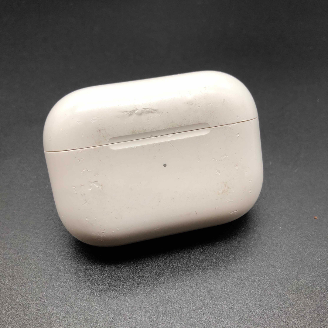 2）Apple純正 AirPods Pro用 ワイヤレス充電ケース A2190