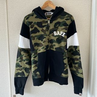 アベイシングエイプ(A BATHING APE)のA BATHING APE BAPE CAMO 迷彩 猿 カモ ジップパーカー(パーカー)