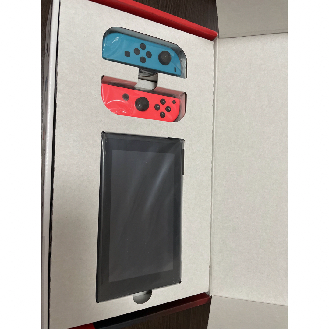 新品、未使用　Nintendo Switch