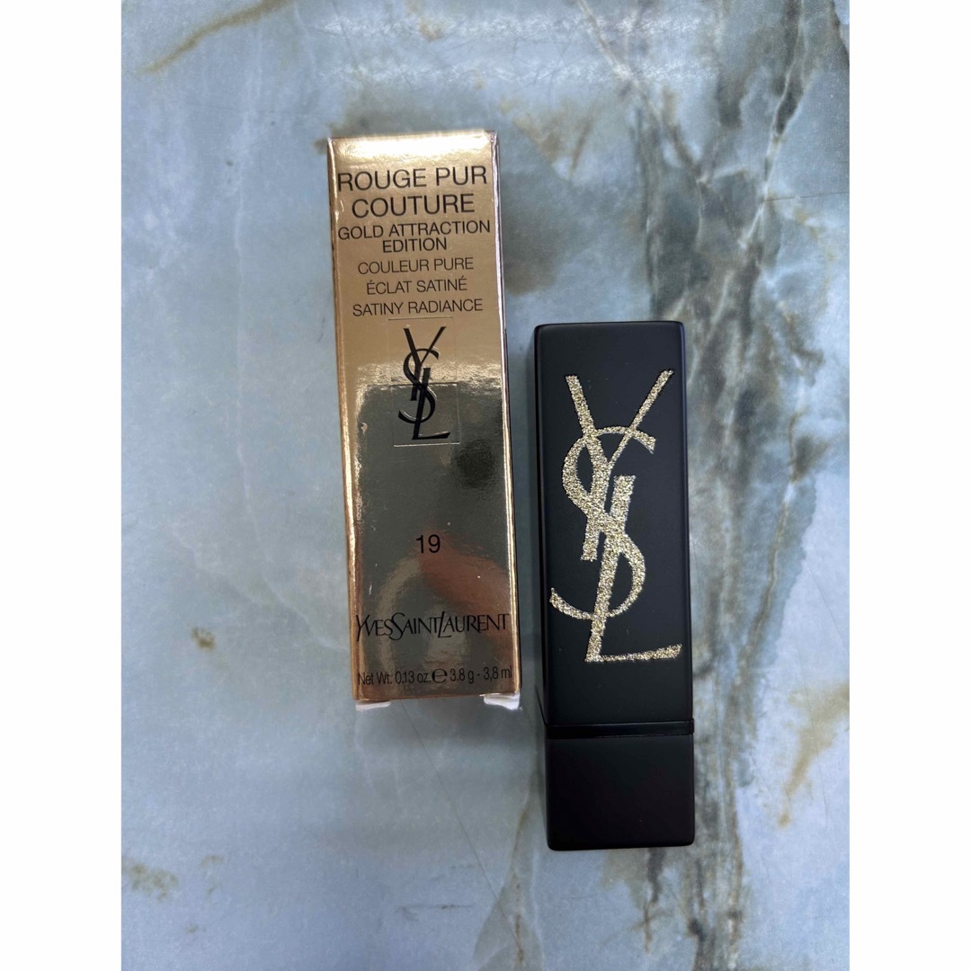 Yves Saint Laurent(イヴサンローラン)のysl ルージュピュールクチュール　No.19ルフューシャ コスメ/美容のベースメイク/化粧品(口紅)の商品写真