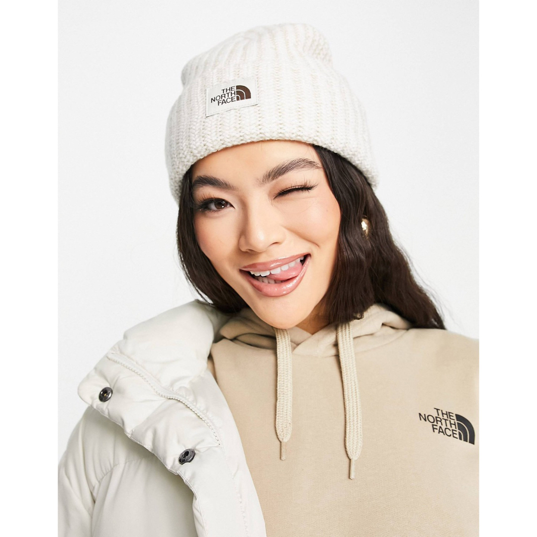 THE NORTH FACE(ザノースフェイス)のTNF ニット帽　ビーニー　帽子　ホワイト　レディース レディースの帽子(ニット帽/ビーニー)の商品写真