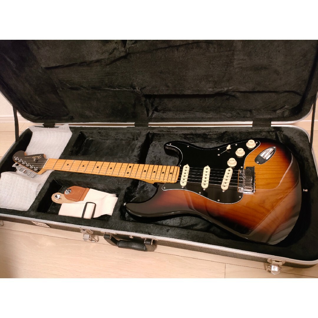 American Ultra Luxe Stratocaster Maple 2