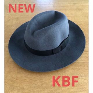 ケービーエフ(KBF)の1623 新品　KBF デザイン　つば広　ウール　HAT グレー　帽子(ハット)