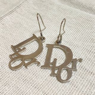 ディオール(Dior)の【専用】クリスチャン・ディオール ロゴシルバーフックピアス(ピアス)