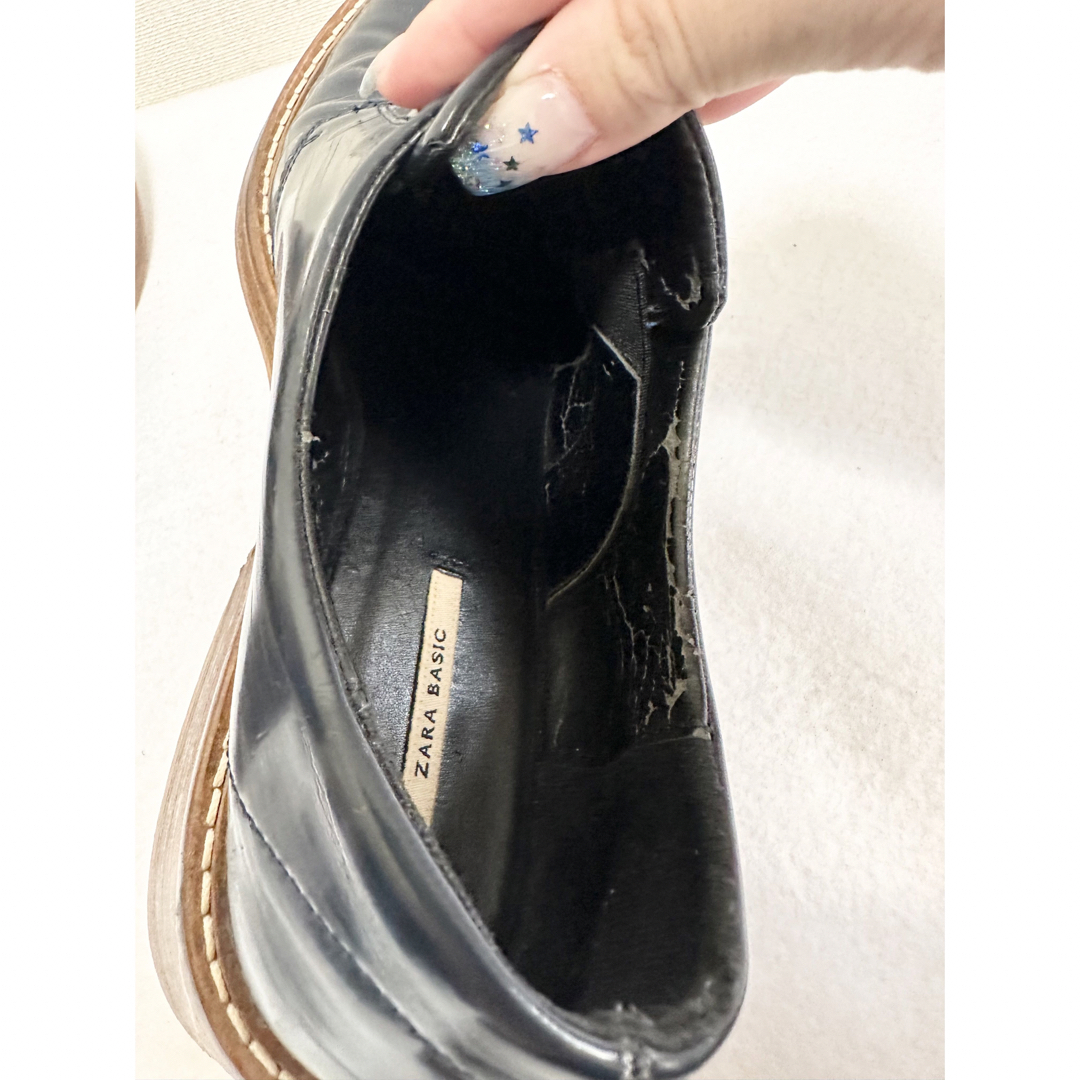 ZARA(ザラ)のZARA ローファー フラットシューズ ネイビー 24.5cm レディース レディースの靴/シューズ(ローファー/革靴)の商品写真