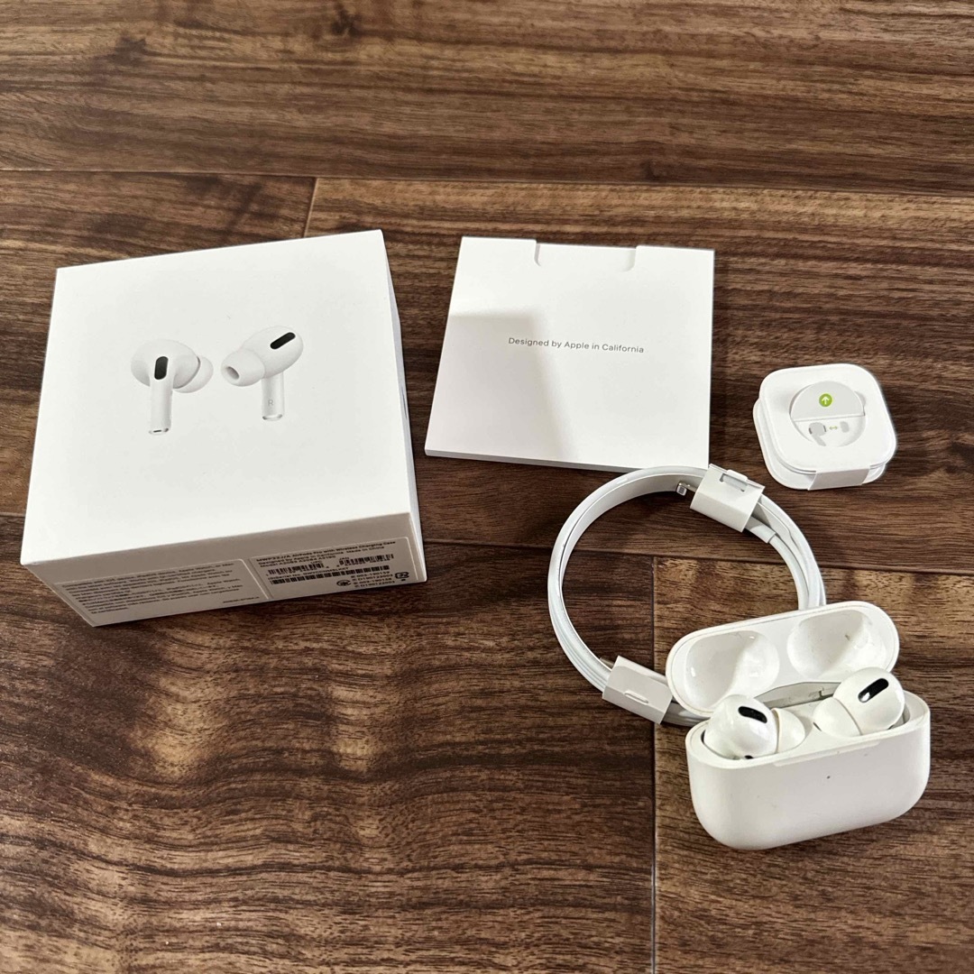 Apple(アップル)のAPPLE AirPods Pro ノイズキャンセリング付完全ワイヤレスイヤホン スマホ/家電/カメラのオーディオ機器(ヘッドフォン/イヤフォン)の商品写真