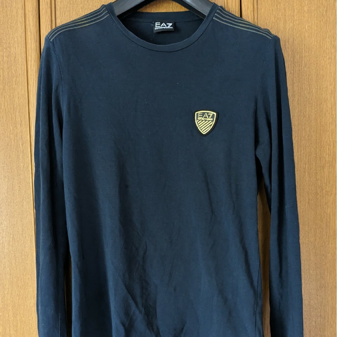 EMPORIO ARMANI EA7(エンポリオアルマーニイーエーセブン)のエンポリオアルマーニ　長袖Tシャツ　ワッペン　L EMPORIO ARMANI メンズのトップス(Tシャツ/カットソー(七分/長袖))の商品写真